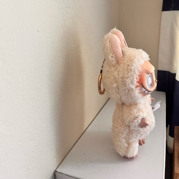 Labubu Cream Color - Picture 6 of 7